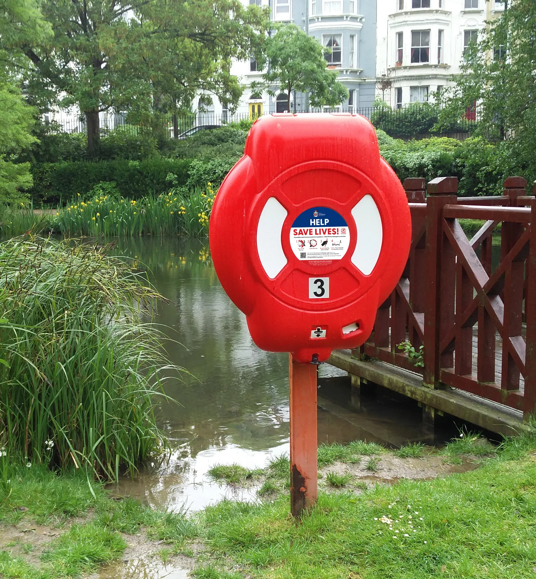 Guardian™ 750mm Lifebuoy & Housing | Inspection Window | Optional Fixings | Glasdon - Image 2